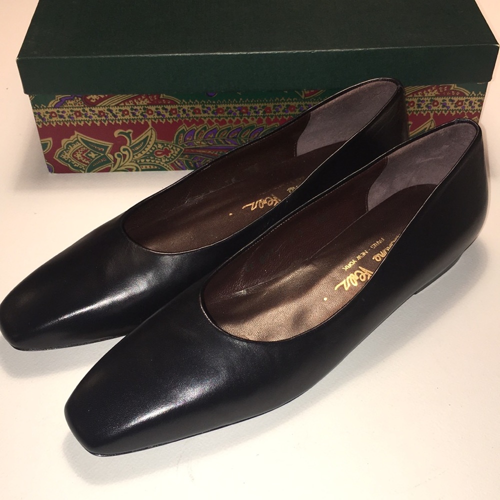 Christiane Perez Black Flats NIB